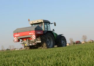 Hígtrágya és trágya technológiák Műrágyaszórók Unia MXL 1600