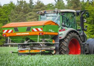 Hígtrágya és trágya technológiák Műrágyaszórók Amazone ZA-V 2000 Special