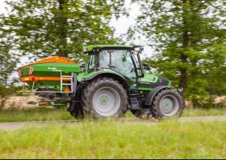 Hígtrágya és trágya technológiák Műrágyaszórók Amazone ZA-V 2700 Super