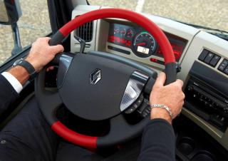 Tehergépkocsik Nyergesvontatók Renault PREMIUM 380.19 4X2 TGV1040