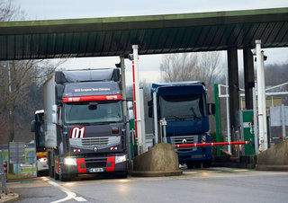 Tehergépkocsik Nyergesvontatók Renault PREMIUM 430.19 4X2 LD T OPTIFUEL