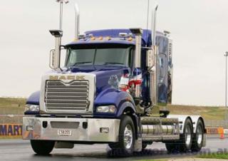 Tehergépkocsik Nyergesvontatók Mack SuperLiner RWS712L CA494 ETAZ673A 4x2