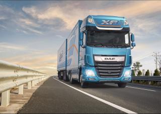 Tehergépkocsik Nyergesvontatók DAF XF 530 FT