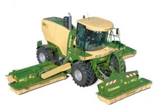 Önjáró gyepszellőztetők Krone Big M 420 CV