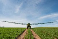 Önjáró  szántóföldi permetezők John Deere R4040i
