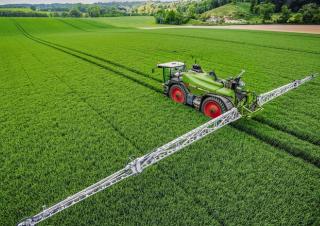 Önjáró  szántóföldi permetezők Fendt Rogator 655