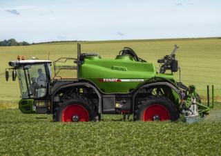 Önjáró  szántóföldi permetezők Fendt Rogator 665 