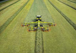 Rendsodrók Claas Liner 4700 Business