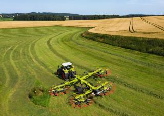 Rendsodrók Claas Liner 4700 Business
