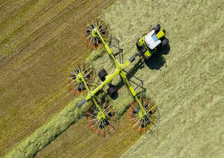 Rendsodrók Claas Liner 4700 Trend 