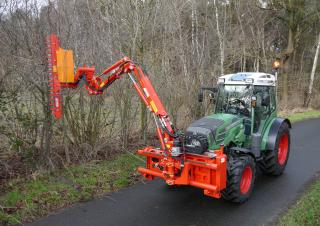 Nyári kapbantartási eszközök Rézsünyrók Dücker DBM 400 TMK 13