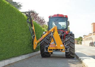 Nyári kapbantartási eszközök Rézsünyrók Ferri T350S