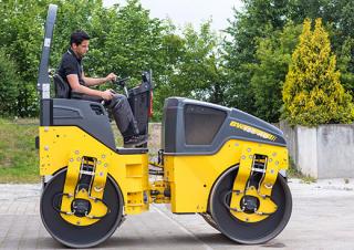 Hengerek Tandem vibrohengerek Bomag BW 138 AD-5