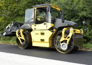 Hengerek Tandem vibrohengerek Bomag BW 174 AP 4f AM