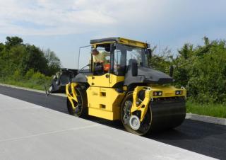 Hengerek Tandem vibrohengerek Bomag BW 174 AP 4i AM