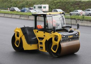 Hengerek Tandem vibrohengerek Bomag BW 206 AD-50