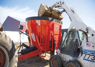 Táp technológiák Tápkeverők Kuhn VS 135
