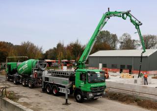 Betonszivattyúk Tehergépkocsira szerelt betonszivattyúk SCHWING-Stetter S 24 X