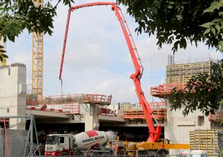 Betonszivattyúk Tehergépkocsira szerelt betonszivattyúk SCHWING-Stetter S 58 SX