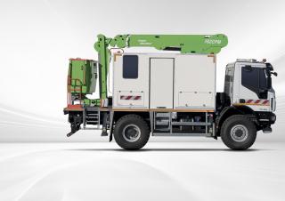 Teleszkópgémes személyemelők Tehergépkocsira szerelt teleszkópos munkaállványok France Elévateur 182 CPM 4X4