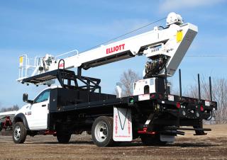 Teleszkópgémes személyemelők Tehergépkocsira szerelt teleszkópos munkaállványok Elliott Equipment M43R HiReach 