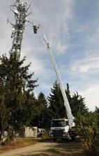 Teleszkópgémes személyemelők Tehergépkocsira szerelt teleszkópos munkaállványok Multitel MJ 320