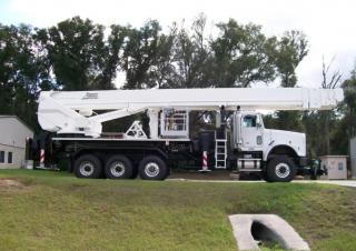 Teleszkópgémes személyemelők Tehergépkocsira szerelt teleszkópos munkaállványok Bronto Skylift S46XDT