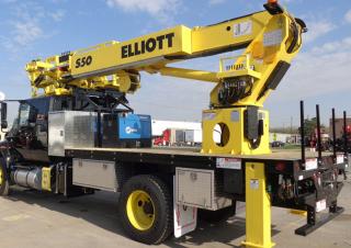 Teleszkópgémes személyemelők Tehergépkocsira szerelt teleszkópos munkaállványok Elliott Equipment S50R SkyWalk