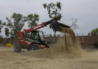 Teleszkópos rakodók Manitou MXT 840 P