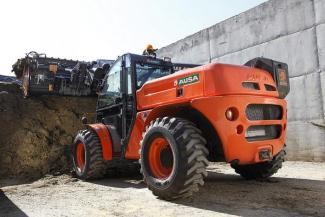 Teleszkópos rakodók Ausa T 307 H