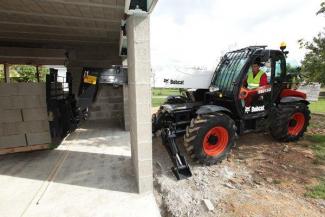 Teleszkópos rakodók Bobcat T40180 IIIB
