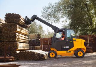Teleszkópos rakodók JCB TLT30D 