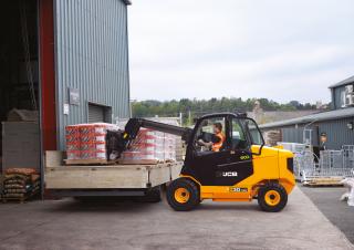 Teleszkópos rakodók JCB TLT30D 