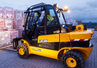 Teleszkópos rakodók JCB TLT35D