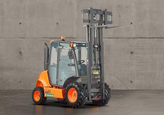 Terepjáró targoncák Ausa C 150 H x2