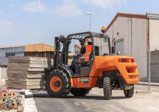 Terepjáró targoncák Ausa C 251 H x4