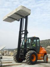 Terepjáró targoncák Ausa C 400 H  X4