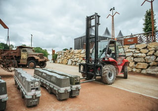 Terepjáró targoncák Manitou M 30-4