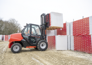 Terepjáró targoncák Manitou MC 25-4