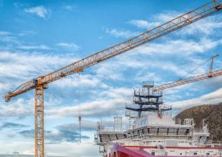 Toronydaruk - merevgém - felülforgó Liebherr 380 EC-B 16 Litronic