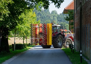 Vetőgépek Pöttinger Aerosem 6002 FDD 