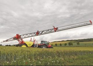 Vontatható szántóföldi permetezők Kverneland iXtrack C40