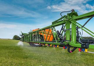 Vontatható szántóföldi permetezők Amazone UX 6201 Super (24) 