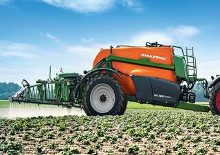 Vontatható szántóföldi permetezők Amazone UX 7601 Super (24) 