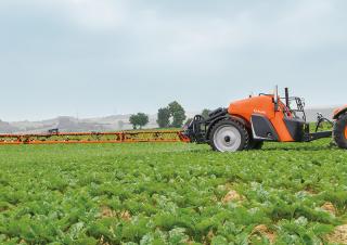 Vontatható szántóföldi permetezők Kubota XTS3-2.600l