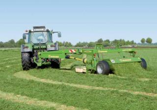 Vontatott kaszák - tárcsa és cond. Krone EasyCut 3600 CV