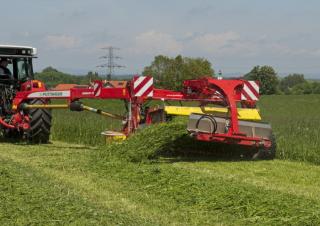 Vontatott kaszák - tárcsa és cond. Pöttinger NovaCat 3007 T ED Collector