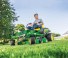 Fűnyíró és kertitraktorok John Deere Z320M 