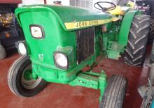 2WD traktorok John Deere 1035