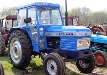 2WD traktorok Leyland 262